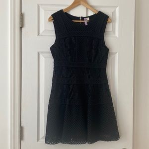 Perfect black dress size medium. Like new